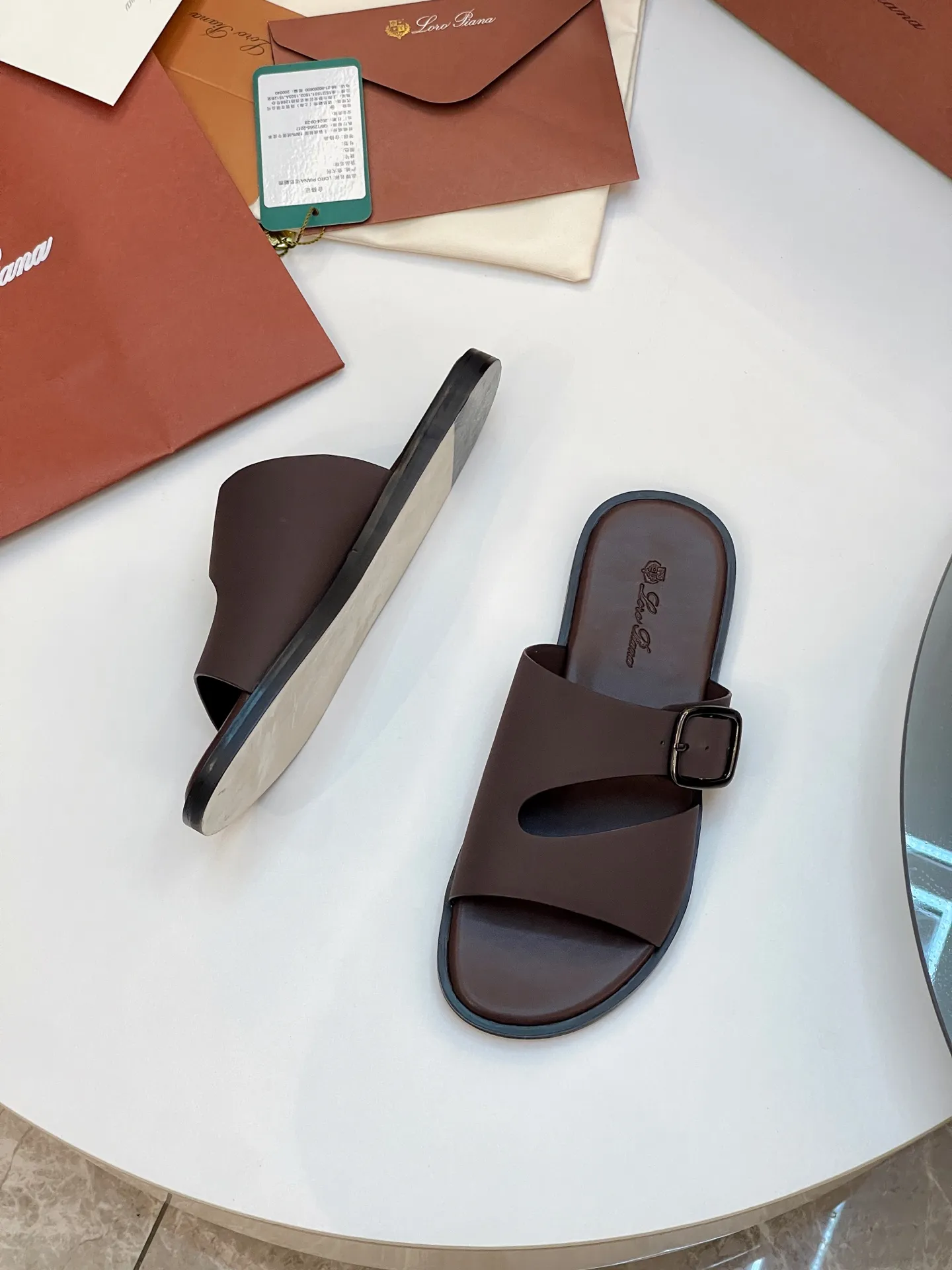 Men's shoes 💰420 Loro Piana, LP's popular spring and summer slippers are synchronized with the new counters, uppers are imported cowhide fabrics from Italy, high-quality splicing technology, soles: original soles specially provided by the original factory, exclusive molded soles are super comfortable, original factory orders, 🔍🔍high quality, you can go in and out of the counter at will, welcome to compare, code number 39-44 (order 38 45 46)